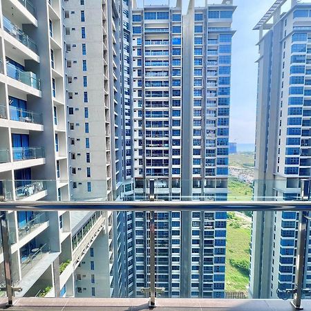 Atlantis Residences Melaka By Stayrene Exterior foto